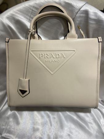 شنطة PRADA