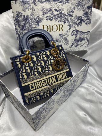 شنطة DIOR